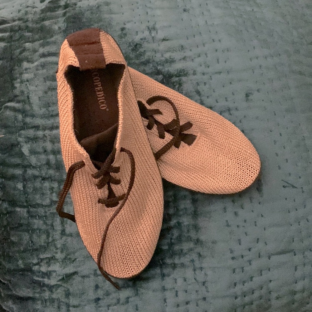Cute vegan Arcopedico shoes made in Portugal